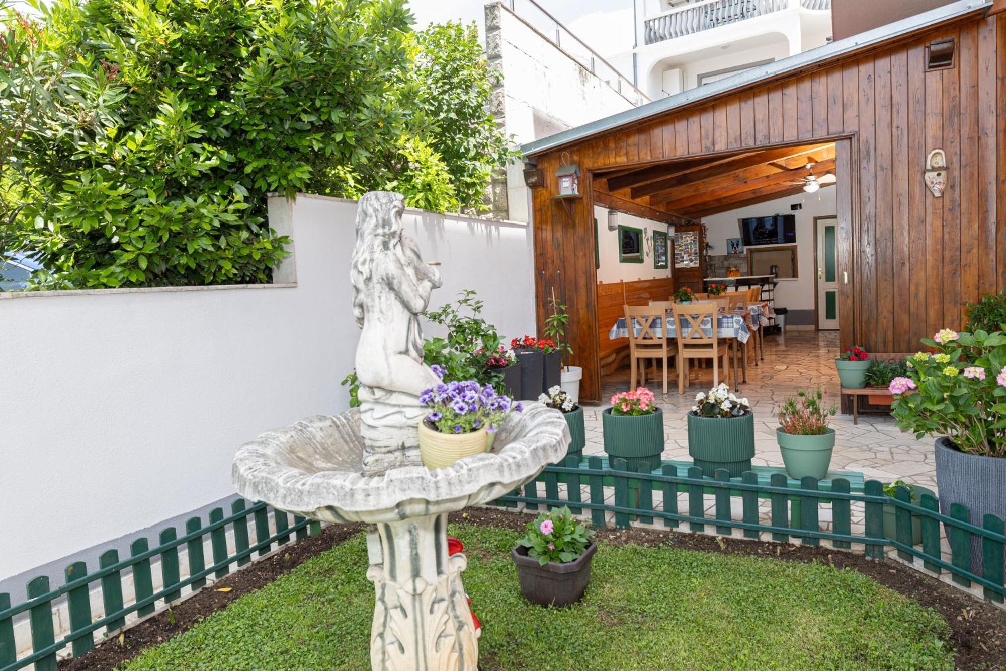 קריקווניצה Apartments Mikanovic מראה חיצוני תמונה